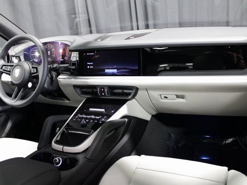 New 2026 Porsche Cayenne image 22