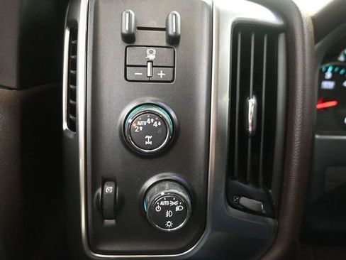 Used 2018 Chevrolet Silverado 1500 LT w/ All Star Edition AWD/4WD image 24