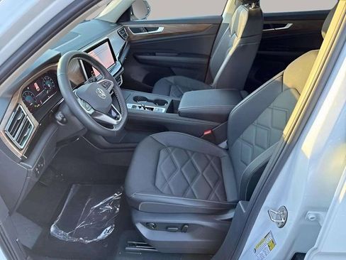 New 2026 Volkswagen Atlas SE image 11