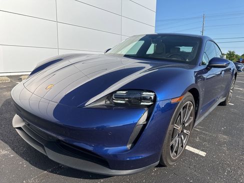 Used 2022 Porsche Taycan RWD image 2