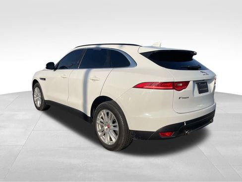 Used 2017 Jaguar F-PACE Prestige image 3