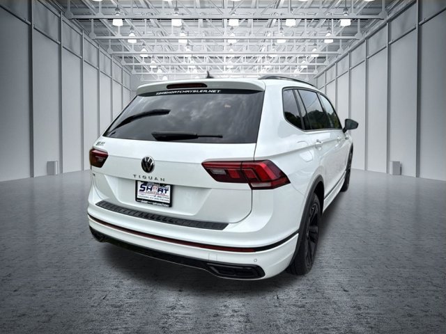 Used 2023 Volkswagen Tiguan SE R-Line FWD image 3