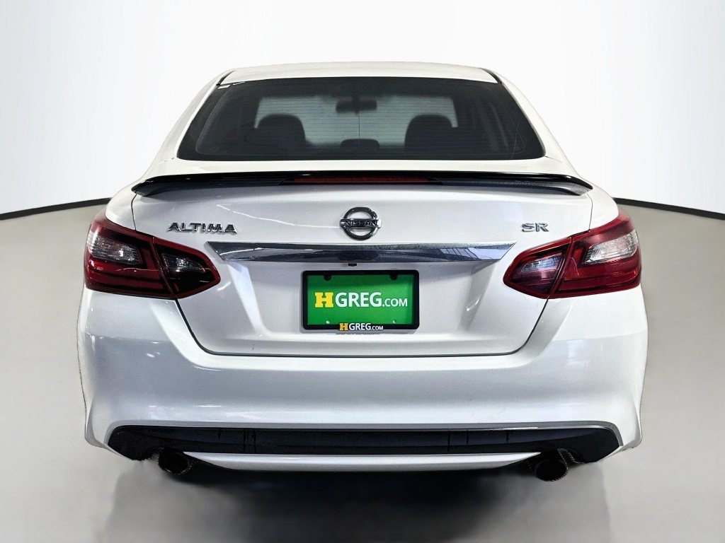 Used 2017 Nissan Altima 2.5 SR w/ Midnight Edition Package FWD image 8