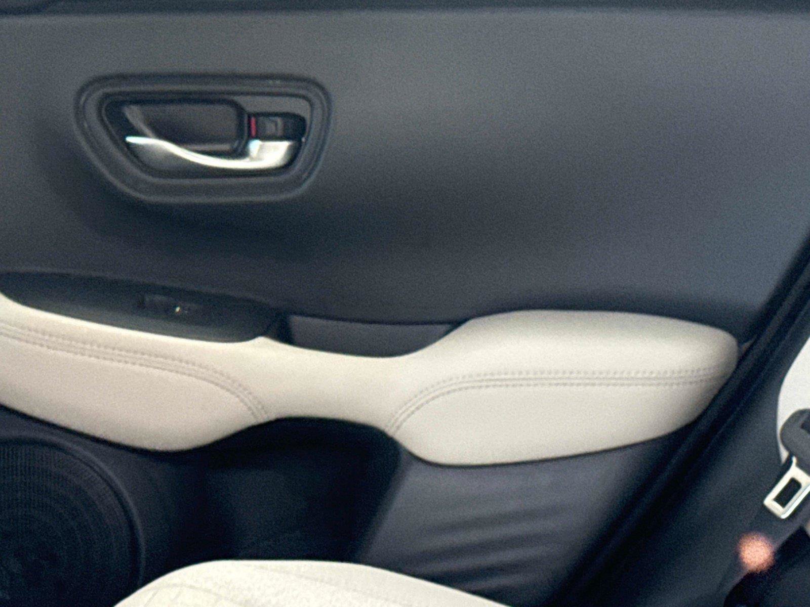 Certified 2026 Honda HR-V LX image 14
