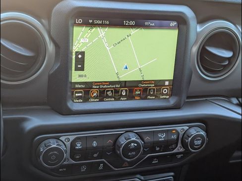 Used 2021 Jeep Gladiator Sport AWD/4WD image 14