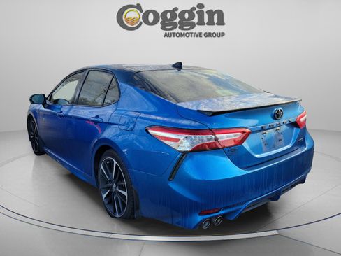 Used 2020 Toyota Camry XSE image 4