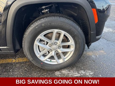 New 2025 Jeep Grand Cherokee L Laredo image 14