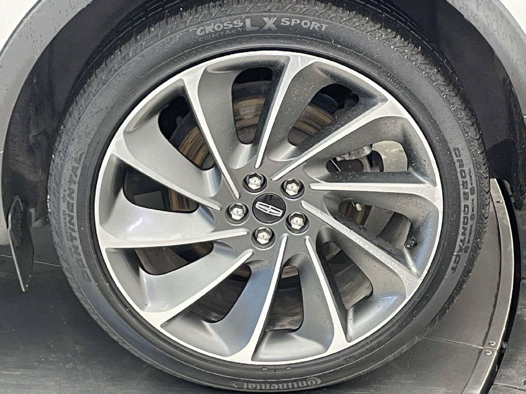 Used 2022 Lincoln Nautilus Reserve w/ Equipment Group 201A AWD/4WD image 12