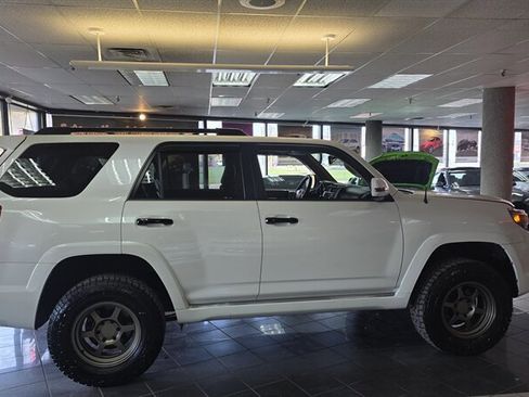 Used 2011 Toyota 4Runner Limited image 5