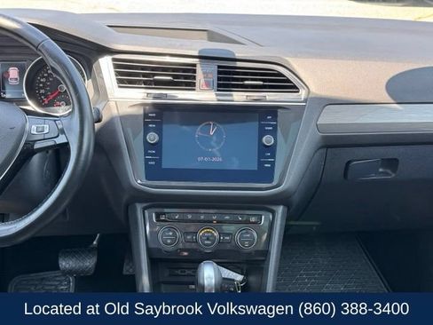 Used 2018 Volkswagen Tiguan SE w/ Panoramic Sunroof Package AWD/4WD image 15