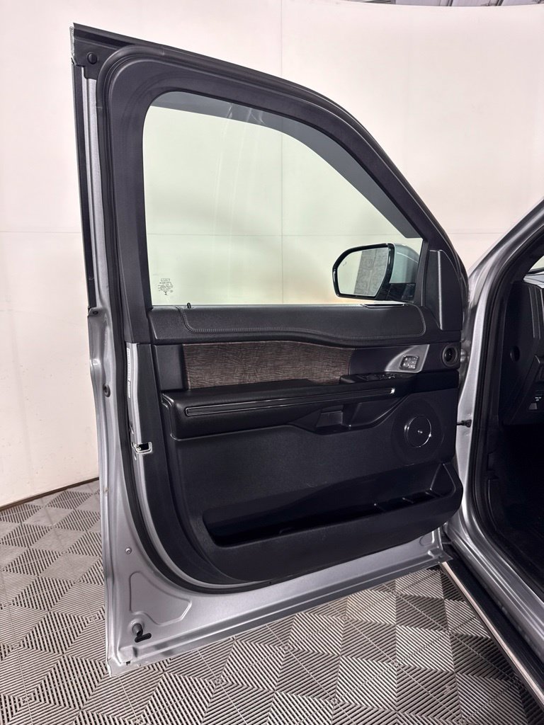 Used 2021 Ford Expedition Max Limited AWD/4WD image 15