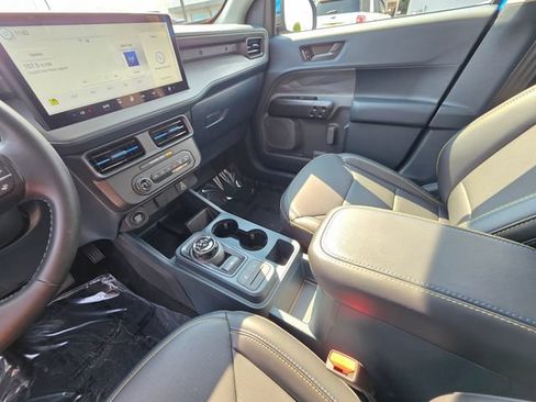 Used 2025 Ford Maverick Lobo AWD/4WD image 43
