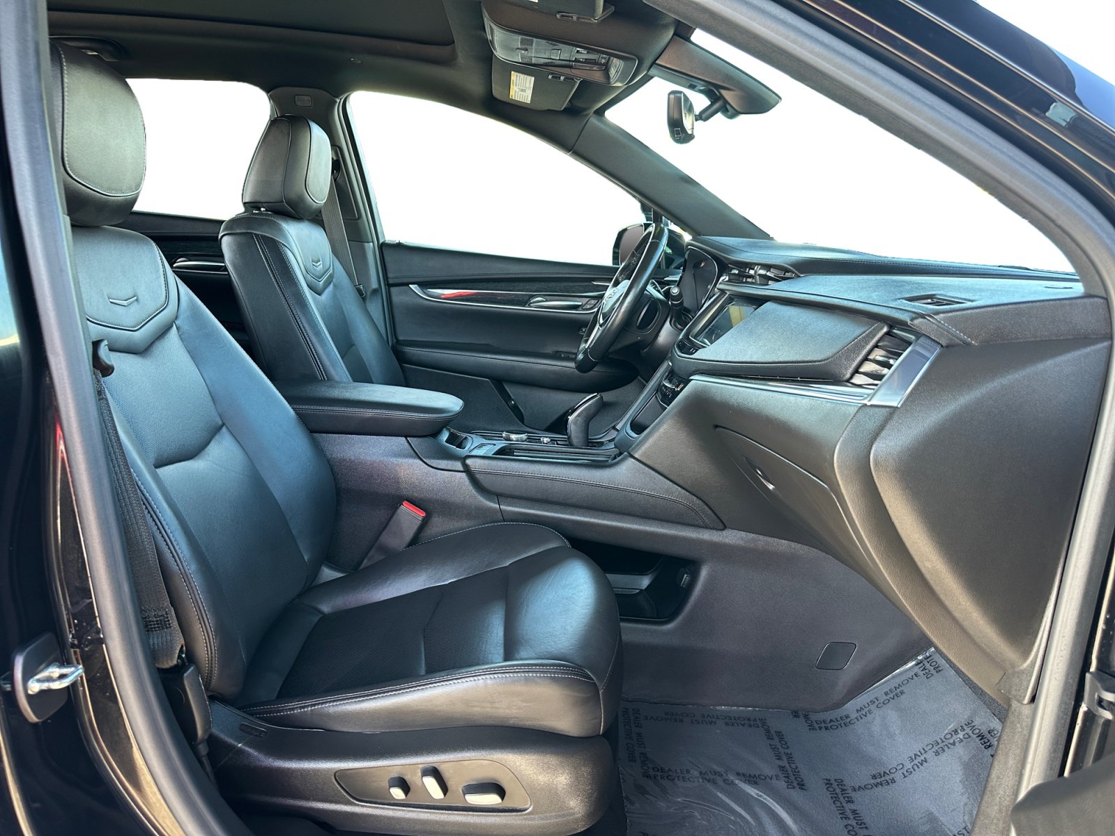 Used 2022 Cadillac XT5 Premium Luxury w/ LPO, ONYX Package FWD image 15