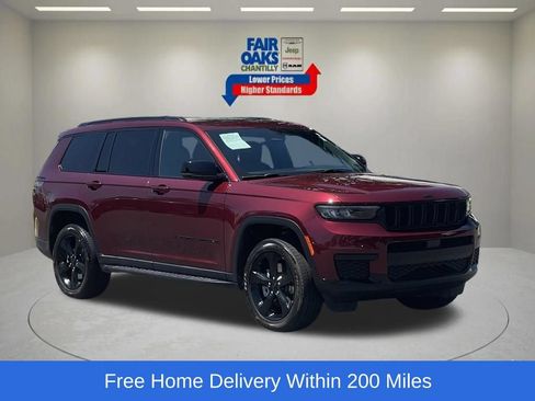 Used 2024 Jeep Grand Cherokee L Altitude AWD/4WD image 1