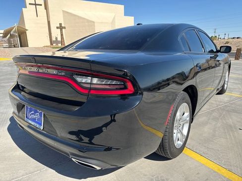 Used 2021 Dodge Charger SXT w/ Driver Convenience Group RWD image 5