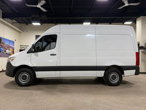 Used 2020 Mercedes-Benz Sprinter 2500 image 8