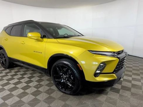 Used 2024 Chevrolet Blazer RS AWD/4WD image 2