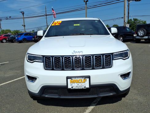 Used 2022 Jeep Grand Cherokee Laredo X AWD/4WD image 2