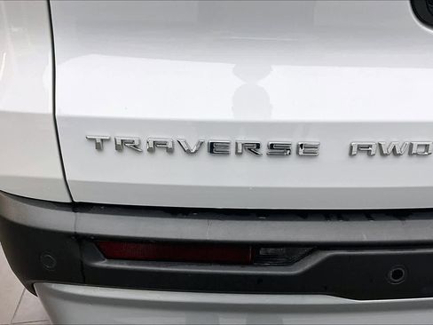 Used 2024 Chevrolet Traverse LT image 62