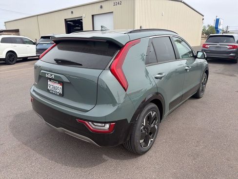 Used 2023 Kia Niro Wave FWD image 3