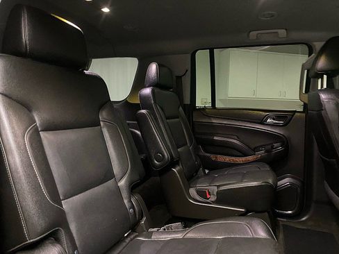 Used 2018 Chevrolet Suburban Premier image 13