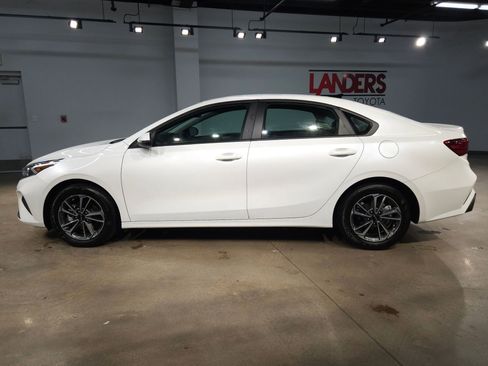 Used 2024 Kia Forte LXS w/ LXS Technology Package image 4