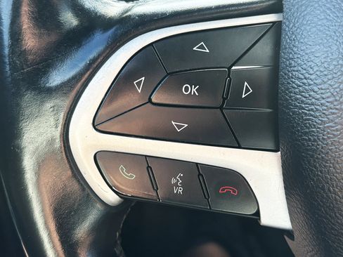 Used 2015 Dodge Charger SXT RWD image 19