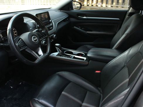 Used 2023 Nissan Altima 2.5 SR FWD image 13