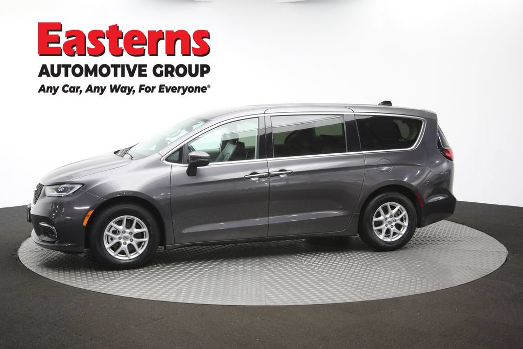 Used 2023 Chrysler Pacifica Touring-L FWD image 60