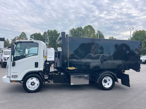 Used 2024 Chevrolet Low Cab Forward RWD image 2