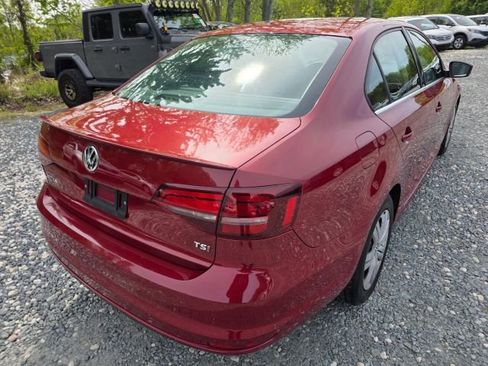 Used 2017 Volkswagen Jetta S image 5