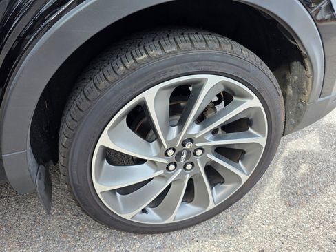 Used 2021 Lincoln Nautilus Reserve w/ Equipment Group 201A image 13