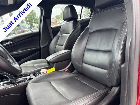 Used 2017 Chevrolet Cruze Premier FWD image 9