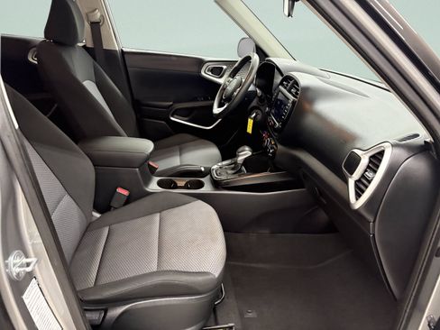 Used 2023 Kia Soul LX w/ Option Group 015 FWD image 21