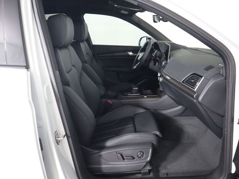 Used 2025 Audi Q5 e Premium Plus w/ Premium Plus Package image 22
