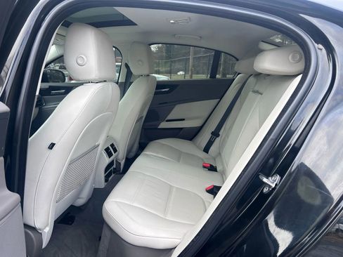 Used 2017 Jaguar XE Prestige image 11