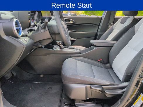 Used 2024 Chevrolet Trax LS w/ LS Convenience Package FWD image 10