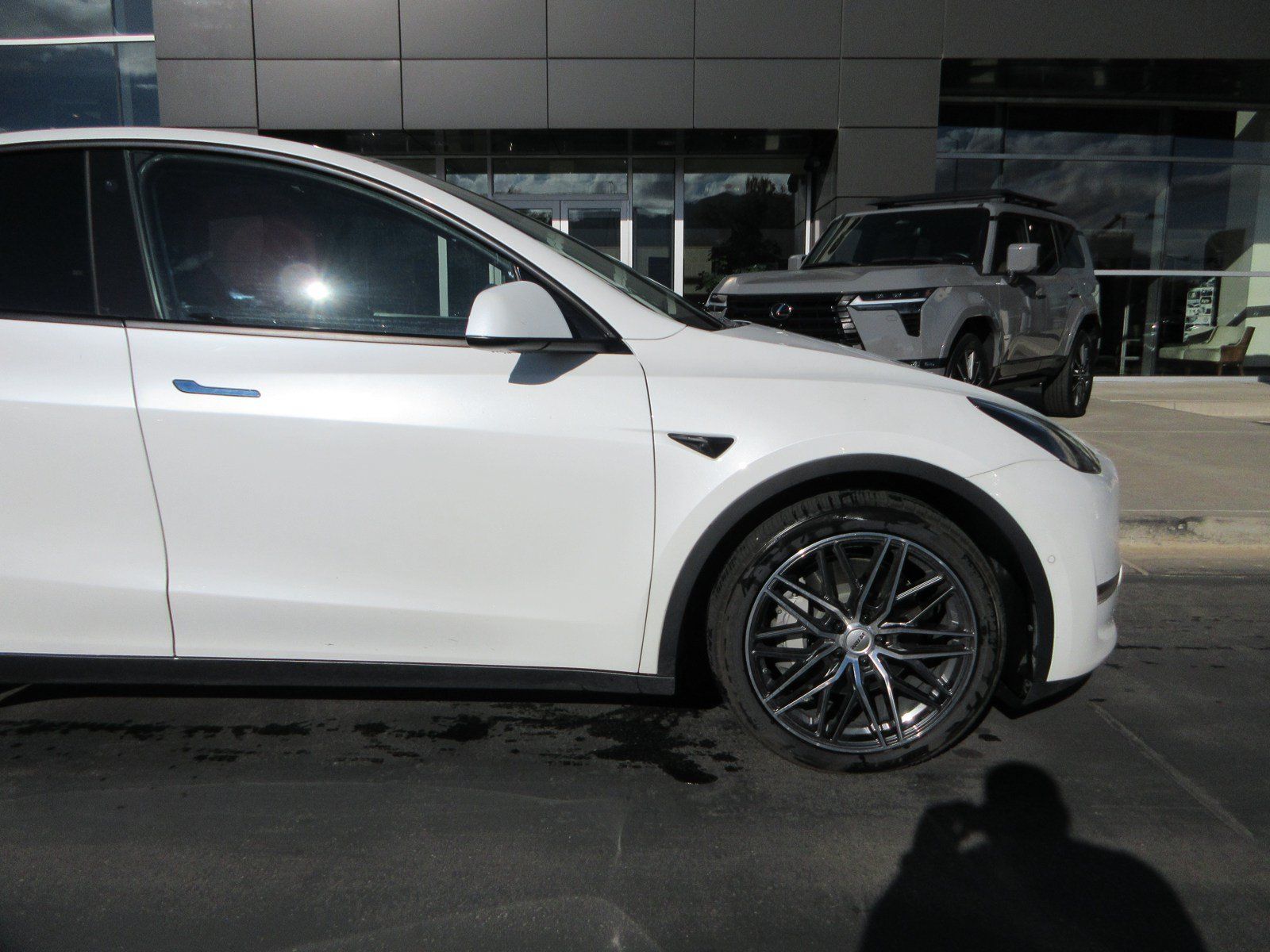 Used 2021 Tesla Model Y Long Range AWD/4WD image 13