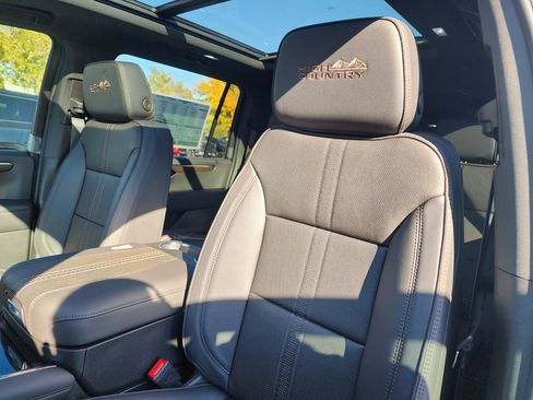 New 2026 Chevrolet Suburban High Country image 22