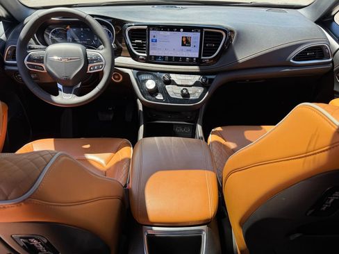 Certified 2023 Chrysler Pacifica Pinnacle FWD image 22