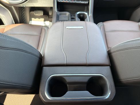 Used 2024 GMC Sierra 2500 Denali AWD/4WD image 14