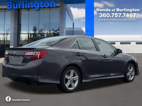 Used 2012 Toyota Camry SE FWD image 6