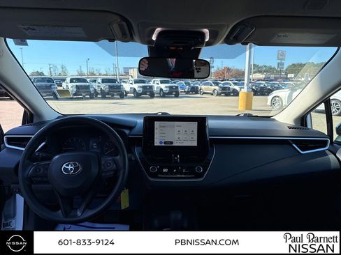 Used 2024 Toyota Corolla LE image 23