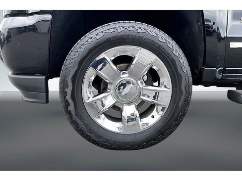 Used 2017 Chevrolet Silverado 1500 LTZ image 28