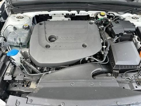 Certified 2024 Volvo XC40 B5 Plus w/ Protection Package Premier AWD/4WD image 34