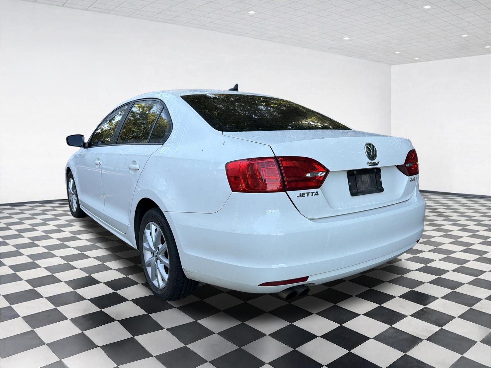 Used 2012 Volkswagen Jetta SE FWD image 6