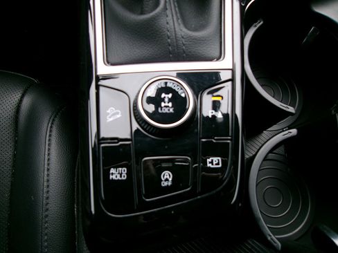 Used 2024 Kia Sportage SX image 17