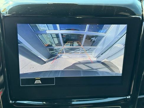 Used 2023 Chevrolet Traverse LT AWD/4WD image 4