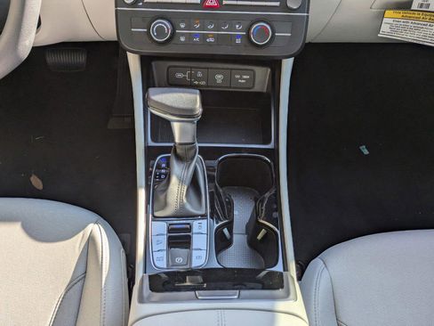 Certified 2025 Hyundai Tucson SE image 17