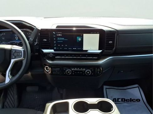 Used 2023 Chevrolet Silverado 1500 RST AWD/4WD image 13